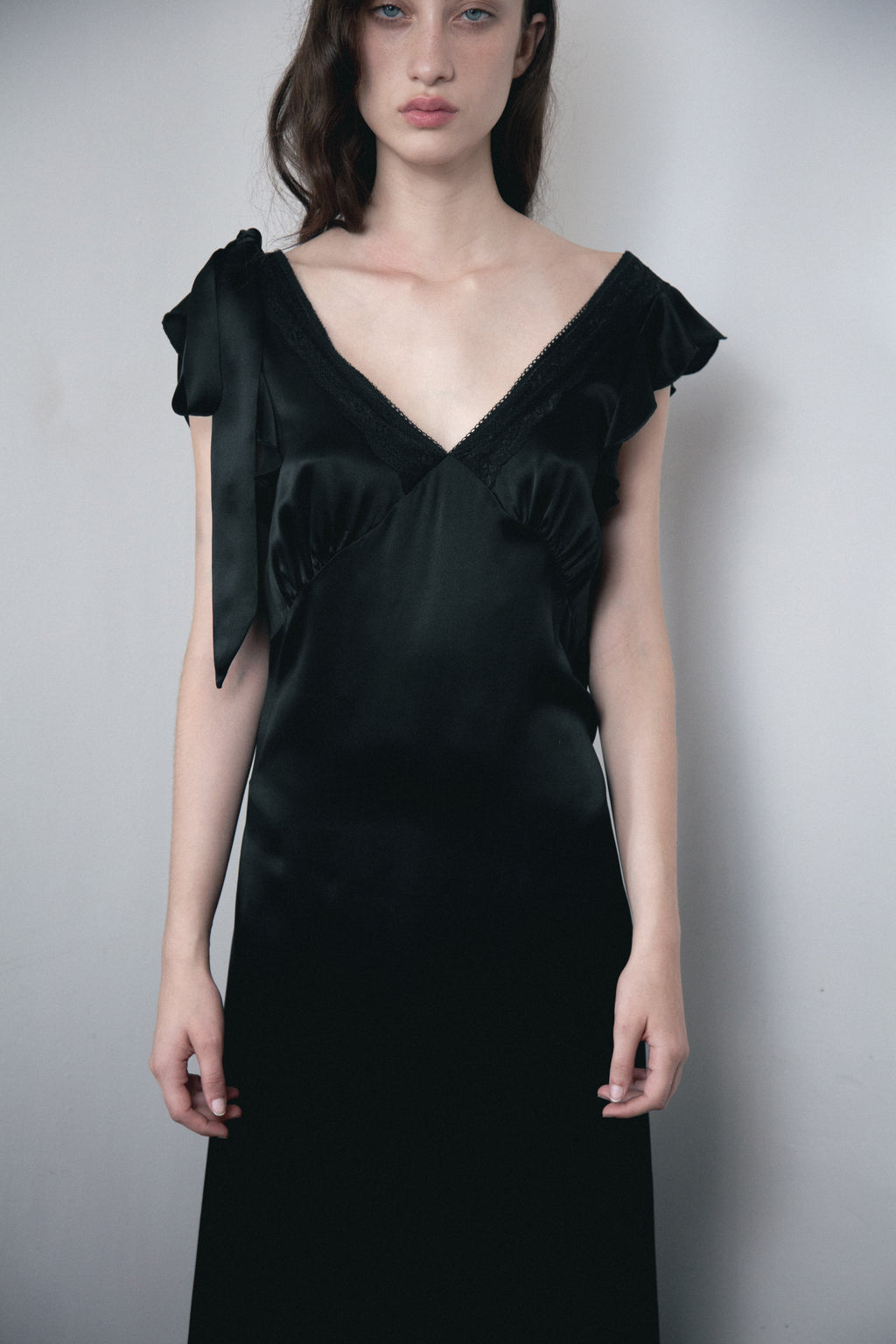 Nocturne — Vestido de Seda y Encaje en Negro