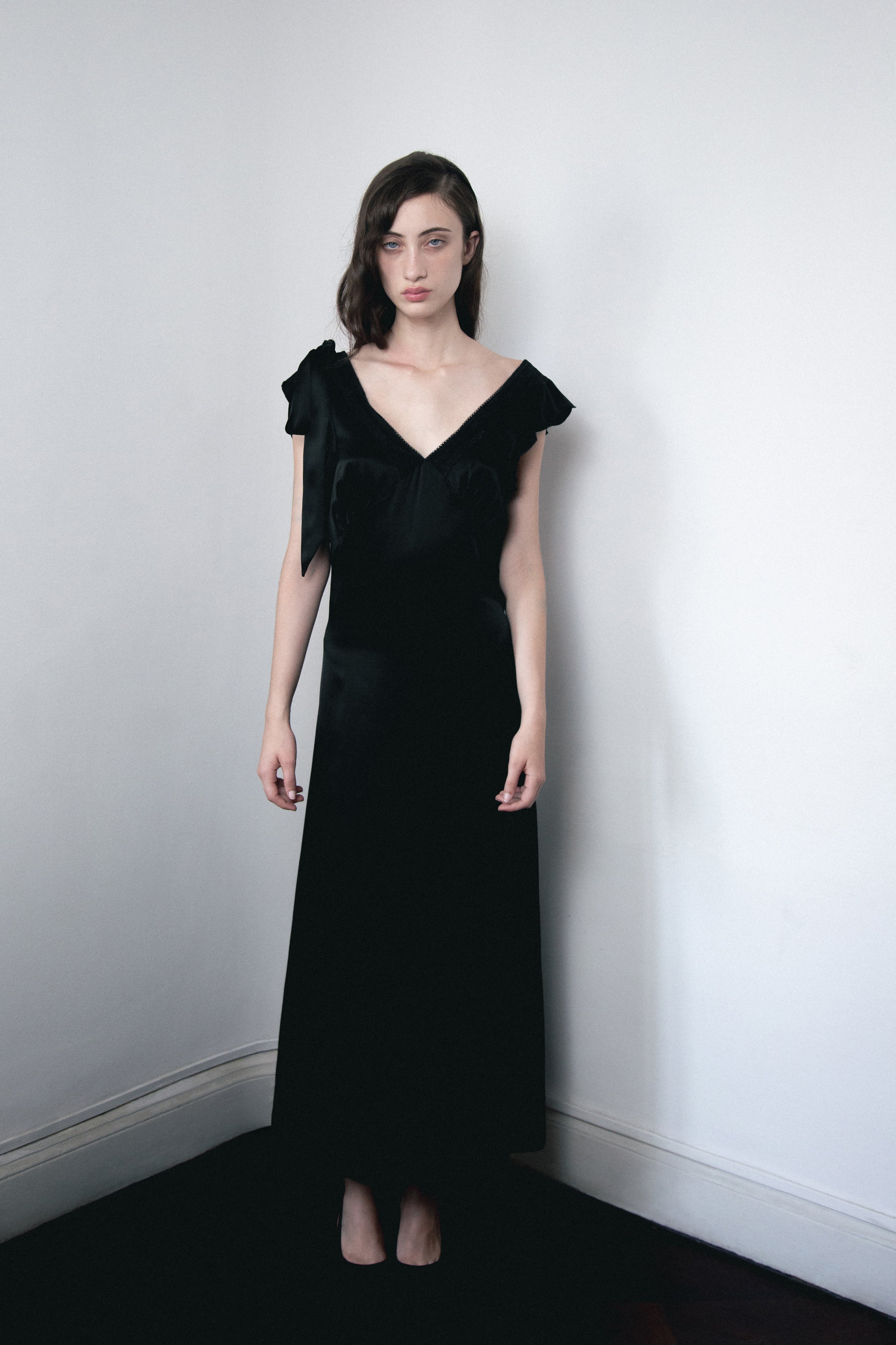 Nocturne — Vestido de Seda y Encaje en Negro