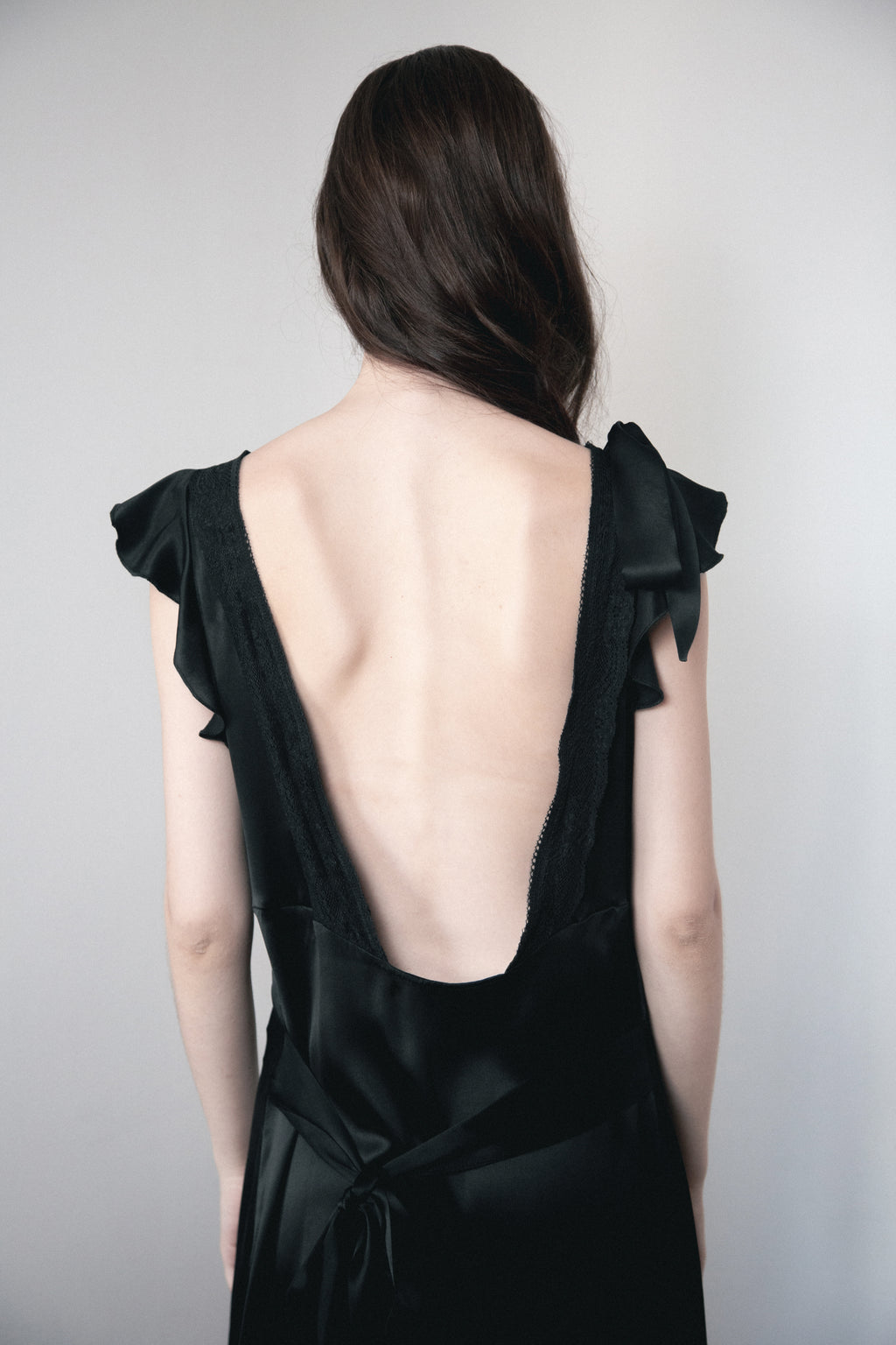 Nocturne — Vestido de Seda y Encaje en Negro