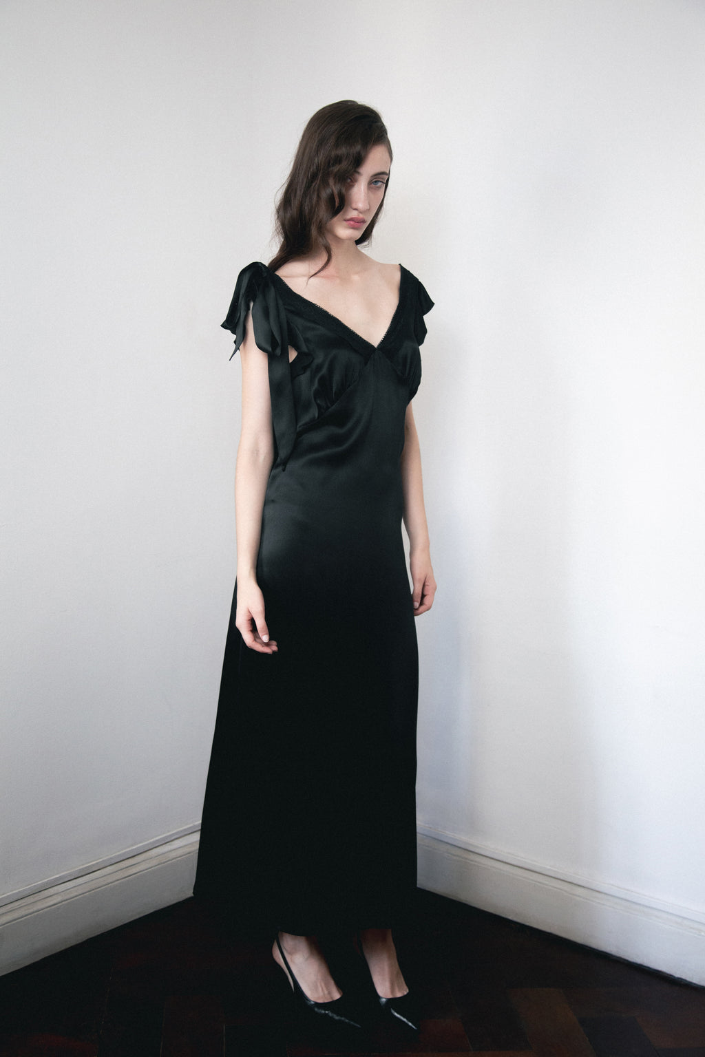 Nocturne — Vestido de Seda y Encaje en Negro